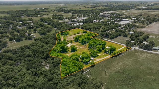 1105 Indian Creek Drive, Comanche, TX 76442