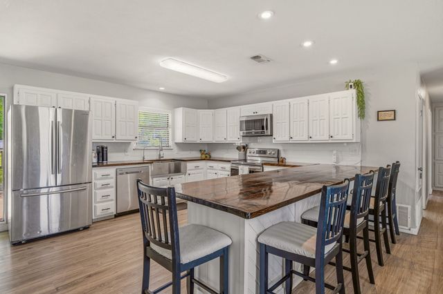 1105 Indian Creek Drive, Comanche, TX 76442