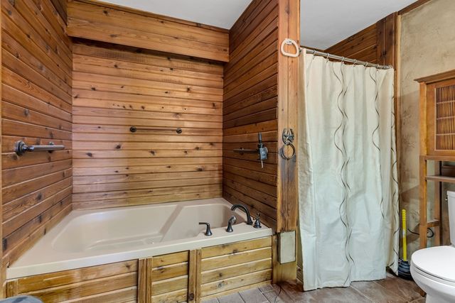 16986 N Sunflower Ave, Gardendale, TX 79758