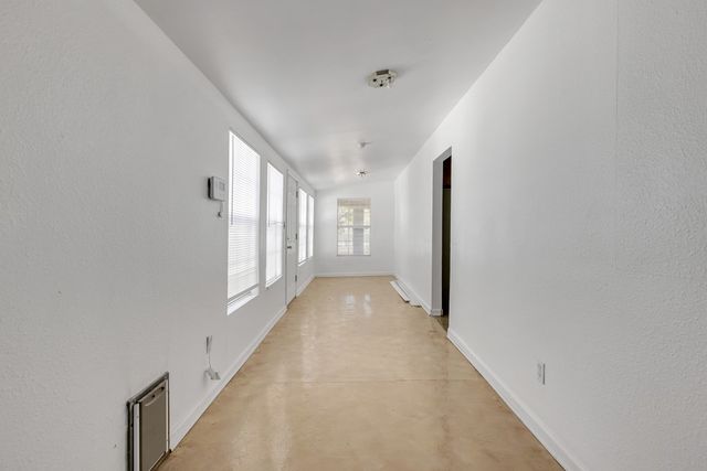 16986 N Sunflower Ave, Gardendale, TX 79758