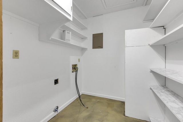 16986 N Sunflower Ave, Gardendale, TX 79758