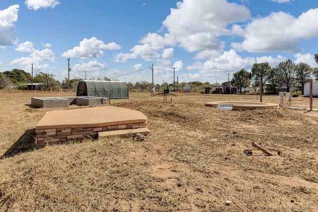 16986 N Sunflower Ave, Gardendale, TX 79758