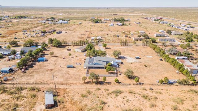 16986 N Sunflower Ave, Gardendale, TX 79758