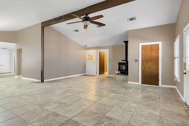 16986 N Sunflower Ave, Gardendale, TX 79758