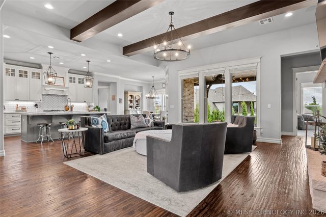 719 W 109th Place S, Jenks, OK 74037
