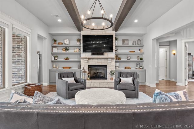 719 W 109th Place S, Jenks, OK 74037