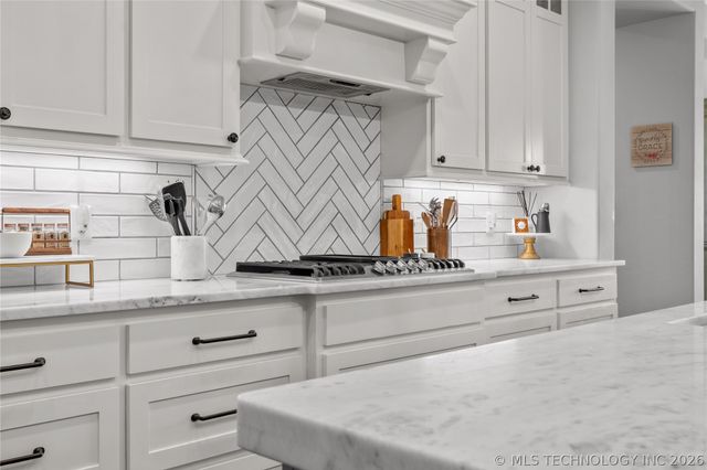 719 W 109th Place S, Jenks, OK 74037