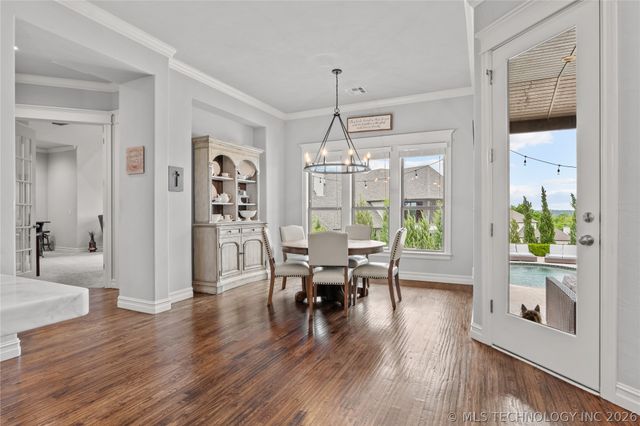 719 W 109th Place S, Jenks, OK 74037
