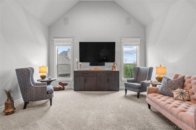 719 W 109th Place S, Jenks, OK 74037