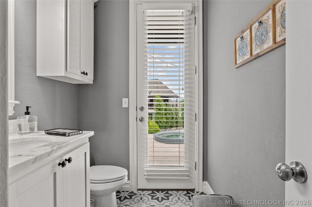 719 W 109th Place S, Jenks, OK 74037