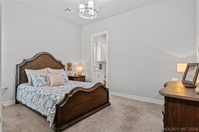719 W 109th Place S, Jenks, OK 74037