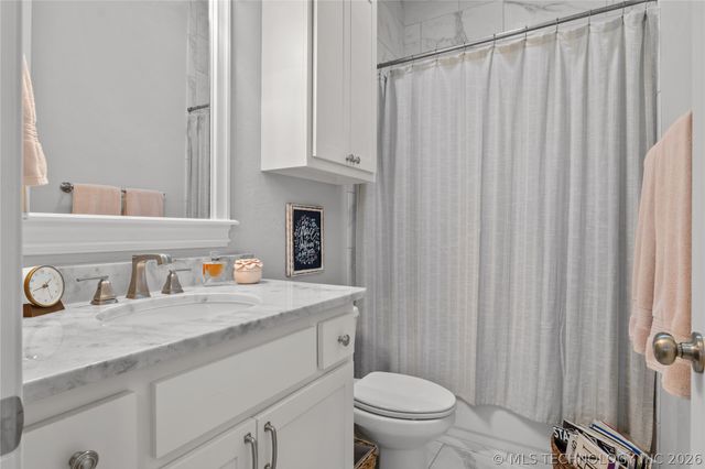 719 W 109th Place S, Jenks, OK 74037
