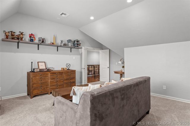 719 W 109th Place S, Jenks, OK 74037