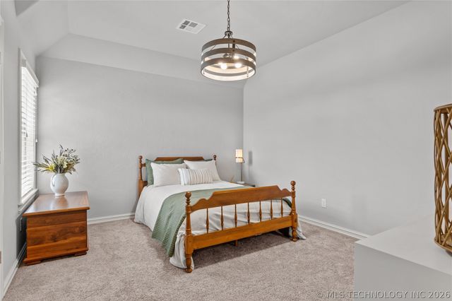 719 W 109th Place S, Jenks, OK 74037