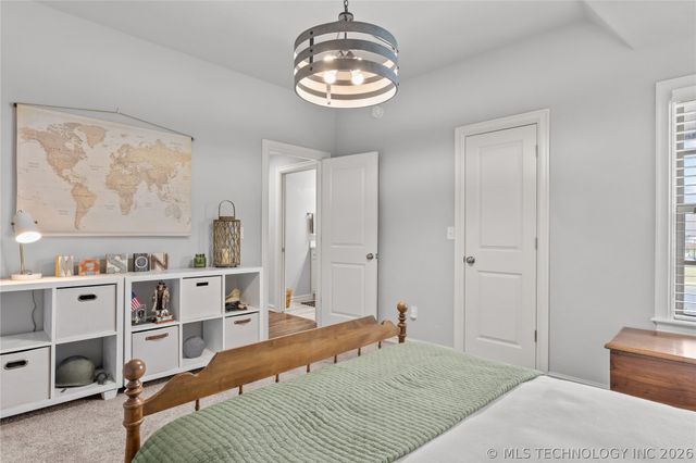 719 W 109th Place S, Jenks, OK 74037