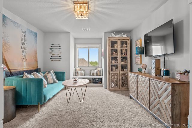 719 W 109th Place S, Jenks, OK 74037