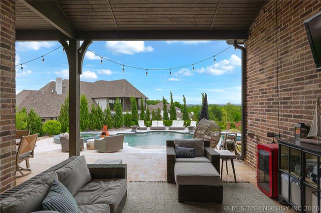 719 W 109th Place S, Jenks, OK 74037