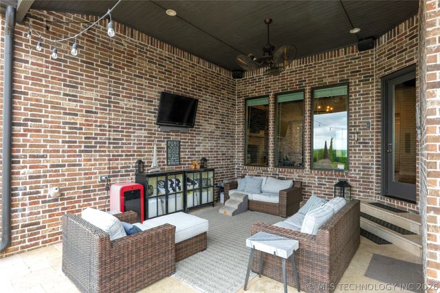 719 W 109th Place S, Jenks, OK 74037