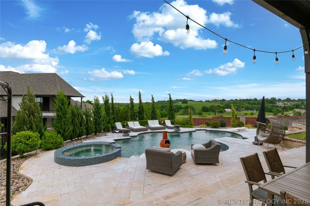 719 W 109th Place S, Jenks, OK 74037