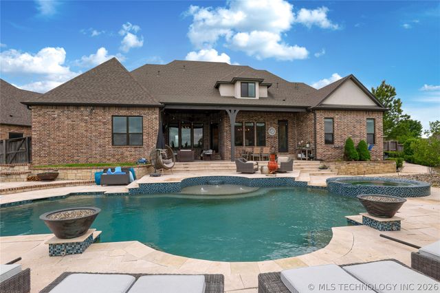 719 W 109th Place S, Jenks, OK 74037