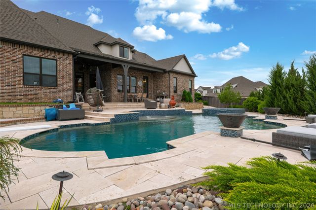 719 W 109th Place S, Jenks, OK 74037