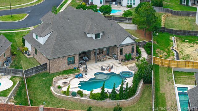 719 W 109th Place S, Jenks, OK 74037