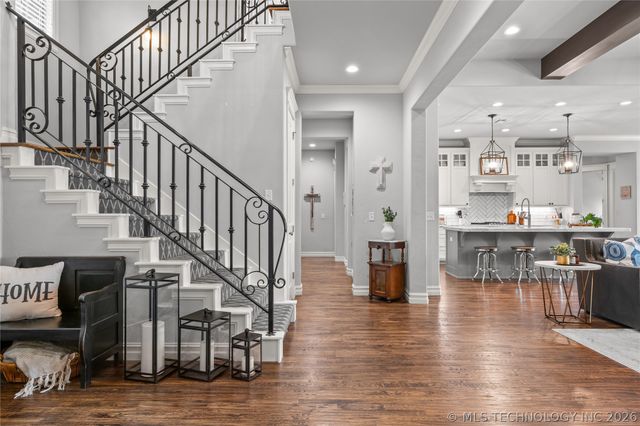 719 W 109th Place S, Jenks, OK 74037