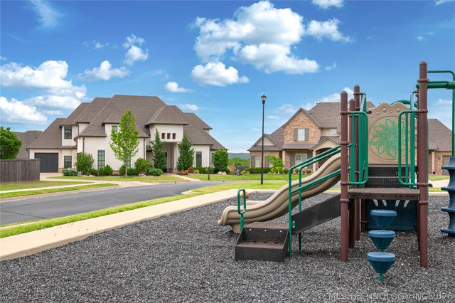 719 W 109th Place S, Jenks, OK 74037