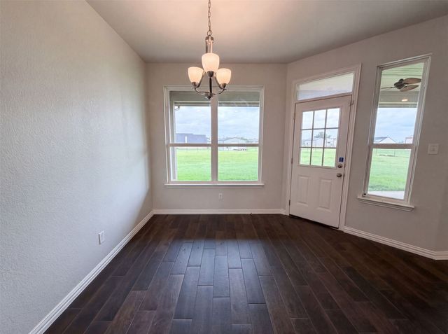 211 Spring Creek Circle, Paradise, TX 76073