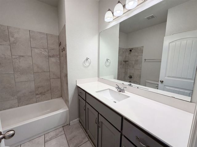 211 Spring Creek Circle, Paradise, TX 76073