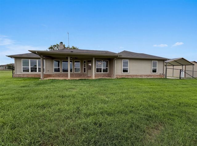 211 Spring Creek Circle, Paradise, TX 76073