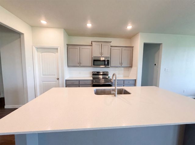 211 Spring Creek Circle, Paradise, TX 76073