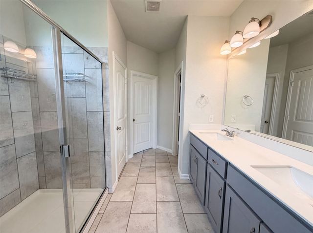 211 Spring Creek Circle, Paradise, TX 76073