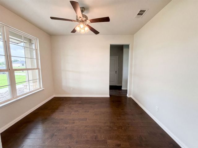 211 Spring Creek Circle, Paradise, TX 76073