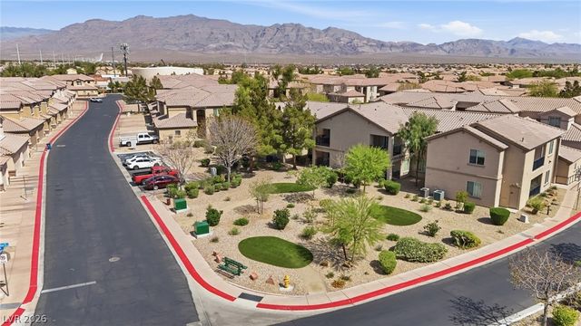 6695 Caporetto Lane 101, North Las Vegas, NV 89084