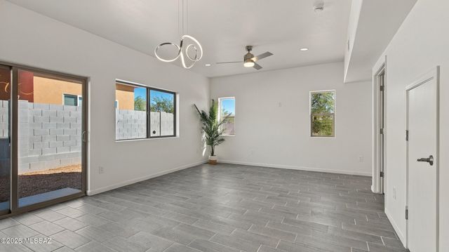 120 E Yavapai Road, Tucson, AZ 85705