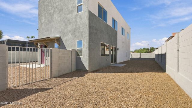 120 E Yavapai Road, Tucson, AZ 85705