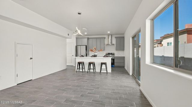 120 E Yavapai Road, Tucson, AZ 85705