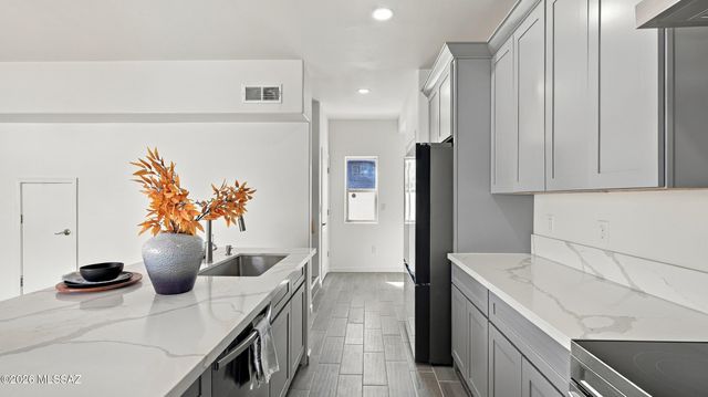 120 E Yavapai Road, Tucson, AZ 85705
