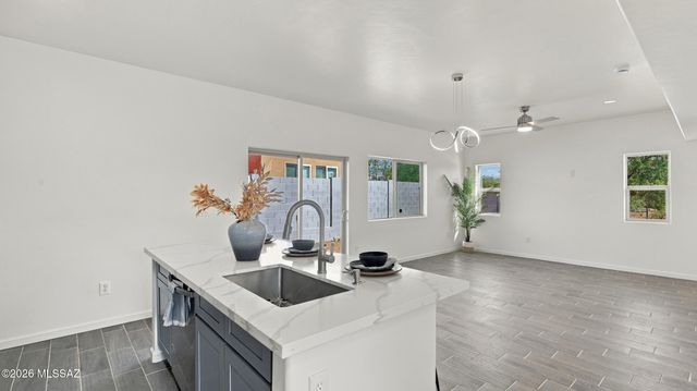 120 E Yavapai Road, Tucson, AZ 85705