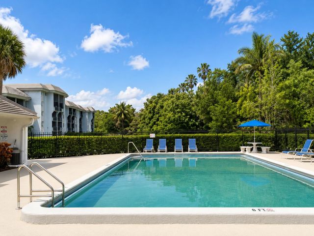 711 N Pine Island Road 204, Plantation, FL 33324