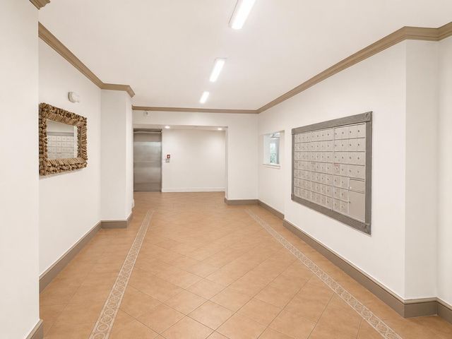 711 N Pine Island Road 204, Plantation, FL 33324