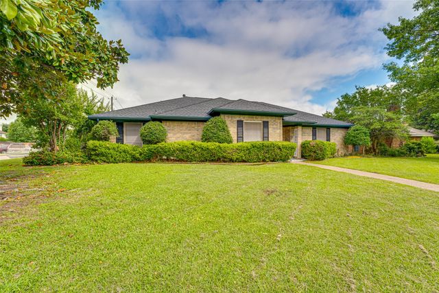 917 Meadowgate Drive, Garland, TX 75040