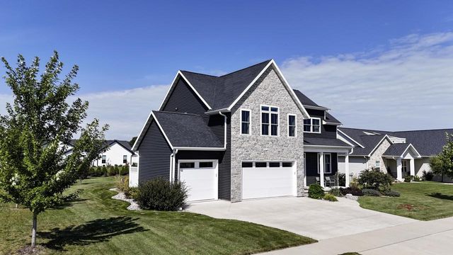 N9335 VARSITY LANE, Appleton, WI 54915