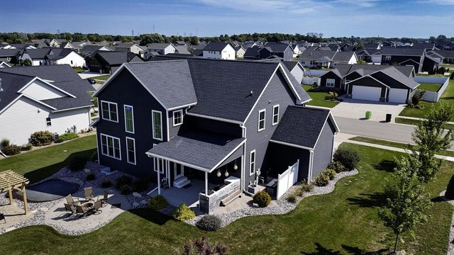 N9335 VARSITY LANE, Appleton, WI 54915