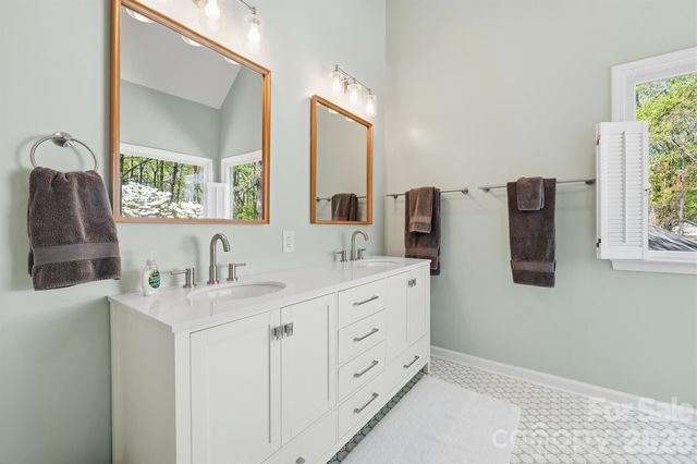 152 Fernbrook Drive, Mooresville, NC 28117