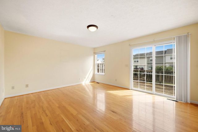 323 COPPERFIELD LN, Winchester, VA 22602