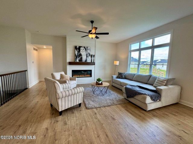 9838 Featherwood Lane, Sylvania, OH 43560