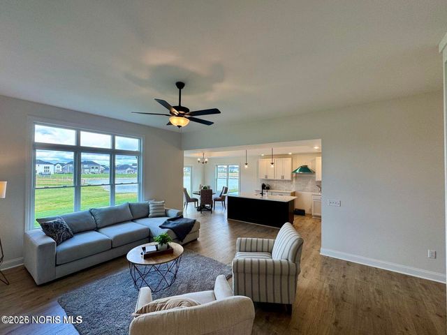 9838 Featherwood Lane, Sylvania, OH 43560