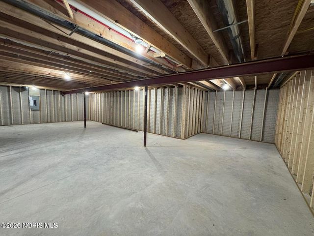 9838 Featherwood Lane, Sylvania, OH 43560